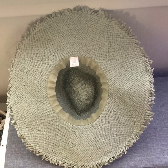 NWOT sage green large straw hat - Picture 6 of 8